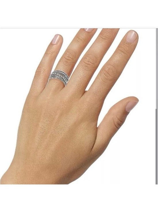 I.N.C. International Concepts Textured Pavé Crossover Ring. Size: 6 - Picture 3 of 7